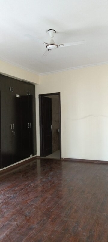 Room in 2 BHK Apartment at Supertech Ecovillage II, Sector 16b Greater Noida – for Sale