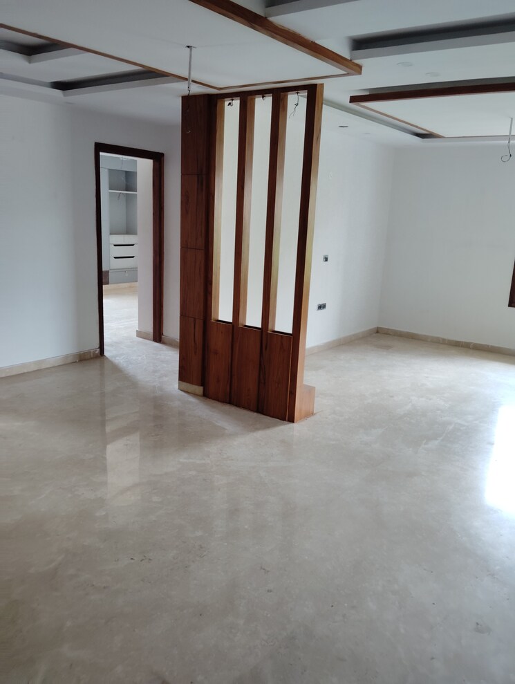 Room, sector 17 4 Bedroom 3375 Sq.Ft. Builder Floor In Sector 17 Faridabad 7370331