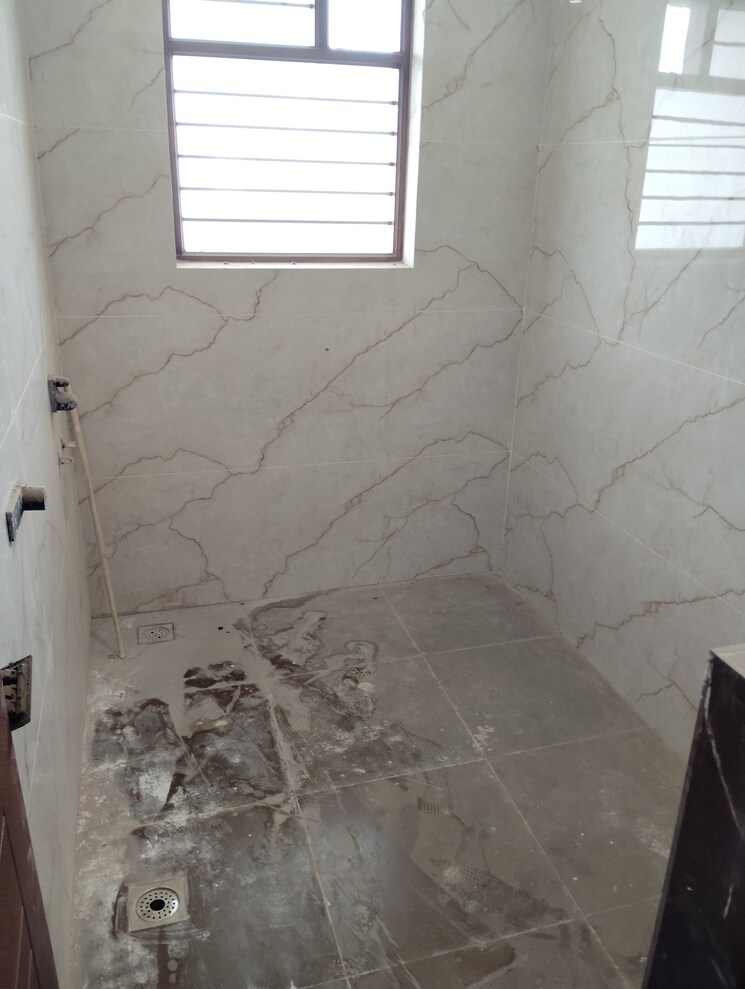 Bathroom, sector 17 4 Bedroom 3375 Sq.Ft. Builder Floor In Sector 17 Faridabad 7370331