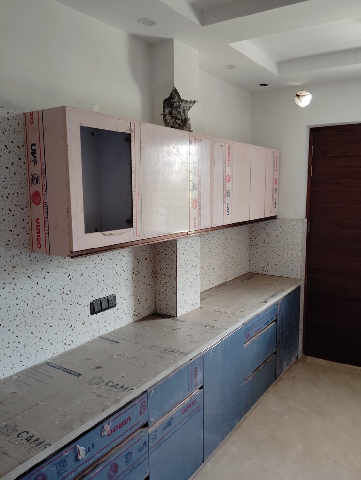 Kitchen, sector 17 4 Bedroom 3375 Sq.Ft. Builder Floor In Sector 17 Faridabad 7370331