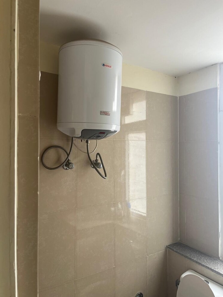 Bathroom, emaar-palm-gardens 3 Bedroom 1900 Sq.Ft. Apartment In Sector 83 Gurgaon 7370372