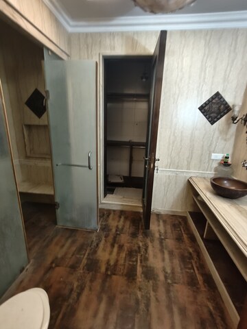 Bathroom in 3 BHK Apartment at Poseidon Apartment, Andheri West – for Sale