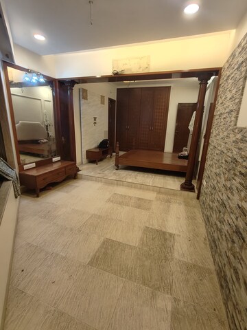 Room in 3 BHK Apartment at Poseidon Apartment, Andheri West – for Sale
