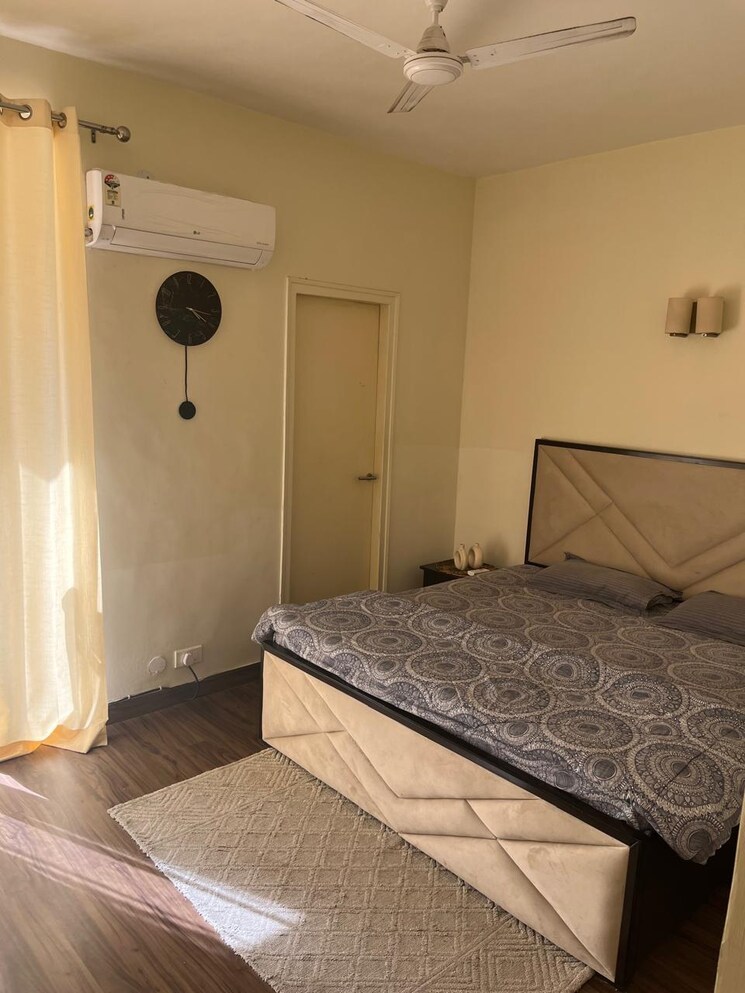 Bedroom, emaar-palm-gardens 3 Bedroom 1900 Sq.Ft. Apartment In Sector 83 Gurgaon 7370372