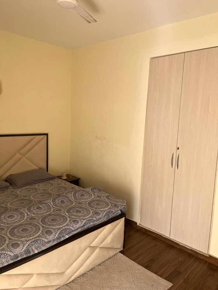 Bedroom, emaar-palm-gardens 3 Bedroom 1900 Sq.Ft. Apartment In Sector 83 Gurgaon 7370372