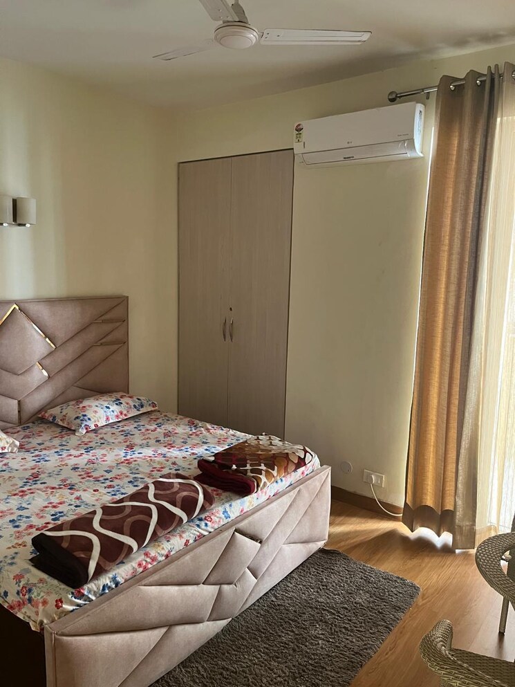 Bedroom, emaar-palm-gardens 3 Bedroom 1900 Sq.Ft. Apartment In Sector 83 Gurgaon 7370372