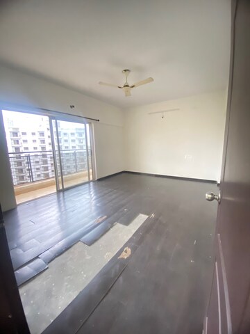 Master Bedroom in 3 BHK Apartment at Salarpuria H And M Royal, Kondhwa – for Rent