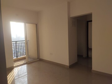 Room in 2 BHK Apartment at DB Orchid Ozone, Dahisar East – for Sale