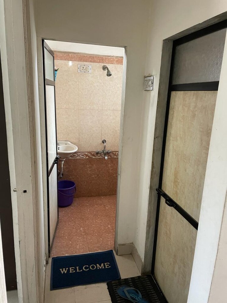 Bathroom, vireshwar-darshan-chs-airoli 1 Bedroom 500 Sq.Ft. Apartment In Kopar Khairane Navi Mumbai 7370795