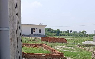 Plot For Sale in Bhopani Village