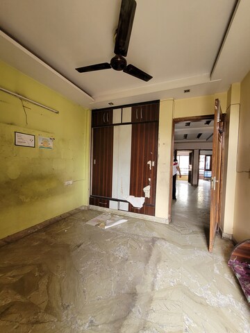 Bedroom in 3 BHK Builder Floor at Dilshad Garden – for Sale