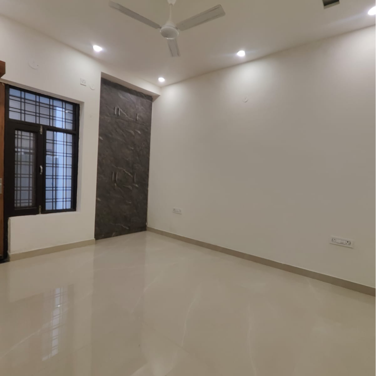 Room, sahastradhara road 3 Bedroom 107 Sq.Yd. Independent House In Sahastradhara Road Dehradun 7370979