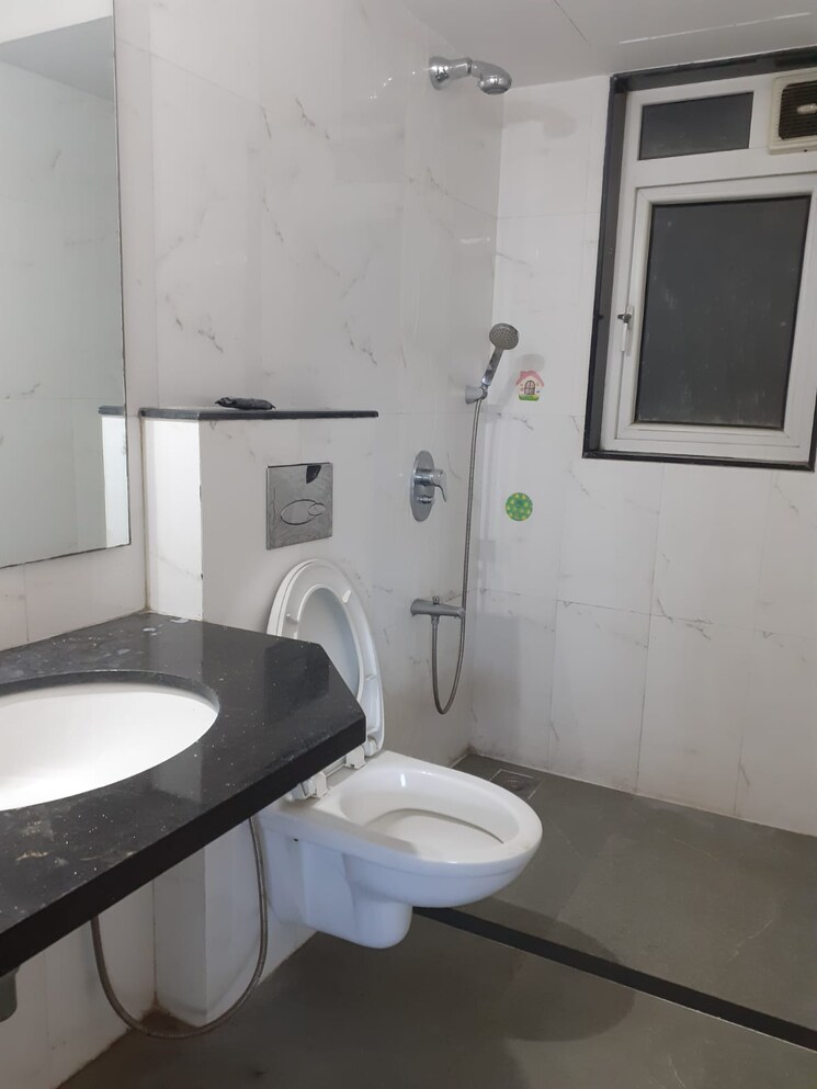 Bathroom, hubtown-sunmist 2 Bedroom 1210 Sq.Ft. Apartment In Andheri East Mumbai 7370991