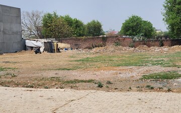 Plot For Sale in Sector 65