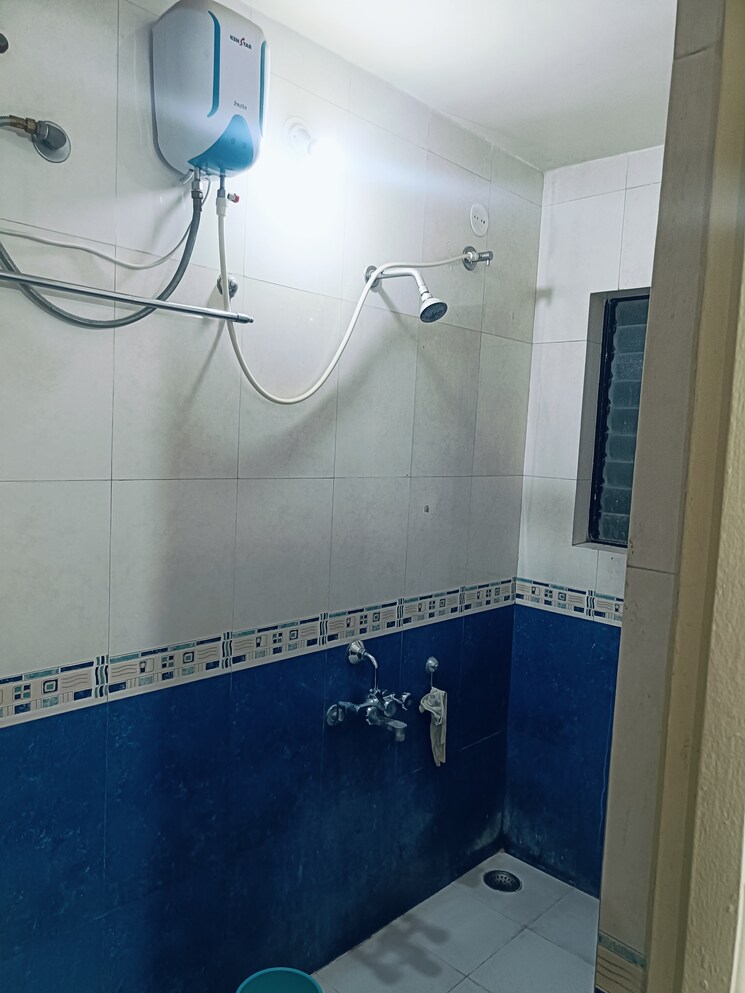 Bathroom, ashish-plaza-kothrud 2 Bedroom 1000 Sq.Ft. Apartment In Kothrud Pune 7371095