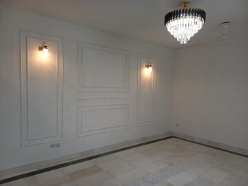 Room in 3 BHK Builder Floor at Sushant Lok 3, Sector 57 – for Sale