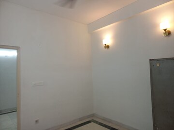 Room in 3 BHK Builder Floor at Sushant Lok 3, Sector 57 – for Sale