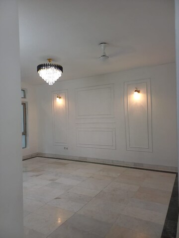 Bathroom in 3 BHK Builder Floor at Sushant Lok 3, Sector 57 – for Sale