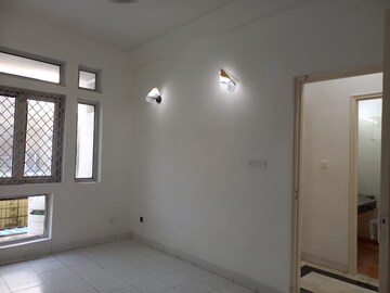 Room in 3 BHK Builder Floor at Sushant Lok 3, Sector 57 – for Sale