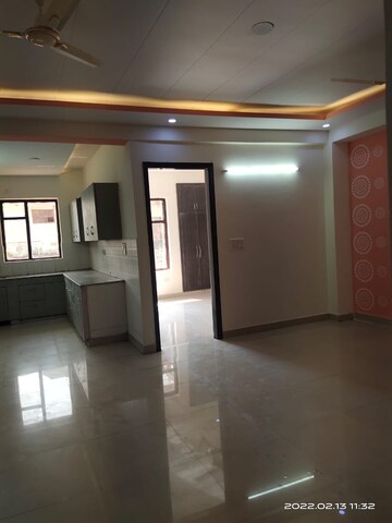 Room in 3 BHK Builder Floor at Green Fields Colony – for Sale
