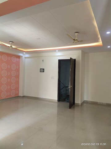 Room in 3 BHK Builder Floor at Green Fields Colony – for Sale