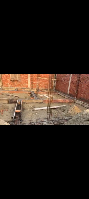 Swimming Pool in 2 BHK Independent House at Kisan Path – for Sale