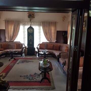 Living Room in 5 BHK Independent House at Vennala – for Sale