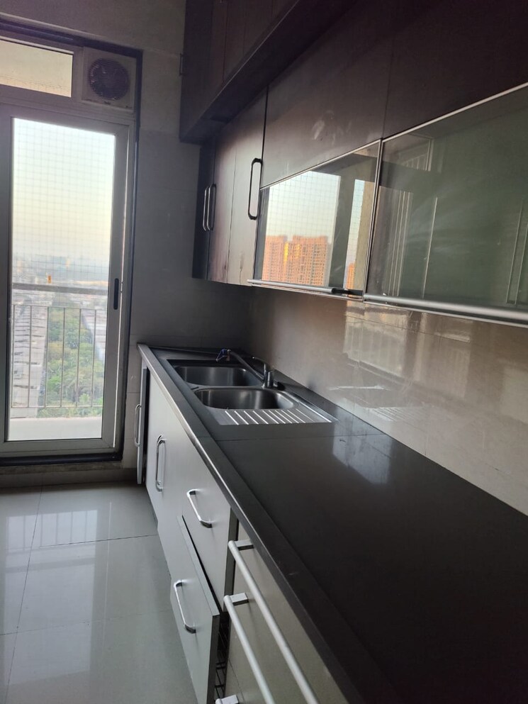 Kitchen, hiranandani-tribeca 3 Bedroom 1765 Sq.Ft. Apartment In Ghodbunder Road Thane 7372438