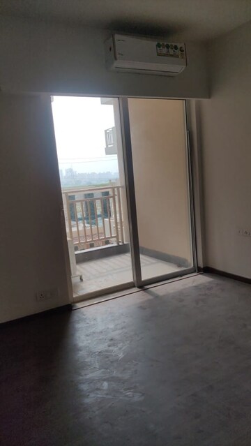 Room in 2 BHK Apartment at M3M Sierra, Sector 68 – for Sale