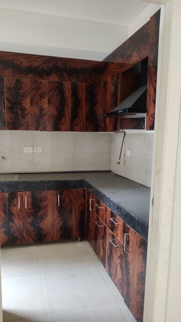 Furnished Amenities in 2 BHK Apartment at M3M Sierra, Sector 68 – for Sale