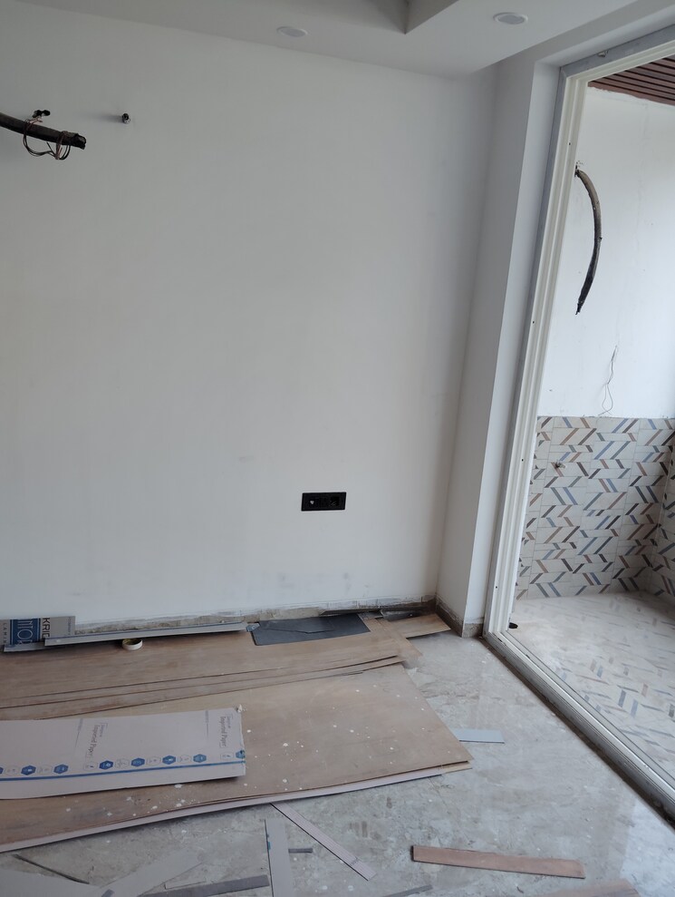 Room, sainik colony 3 Bedroom 2025 Sq.Ft. Builder Floor In Sainik Colony Faridabad 7373346