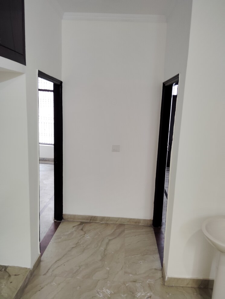 Room, sainik colony 3 Bedroom 2025 Sq.Ft. Builder Floor In Sainik Colony Faridabad 7373346