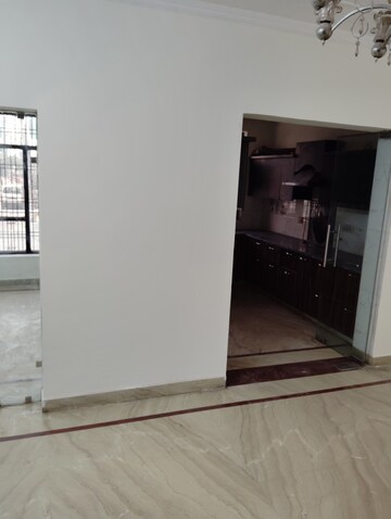 Room in 3 BHK Builder Floor at Sainik Colony – for Sale