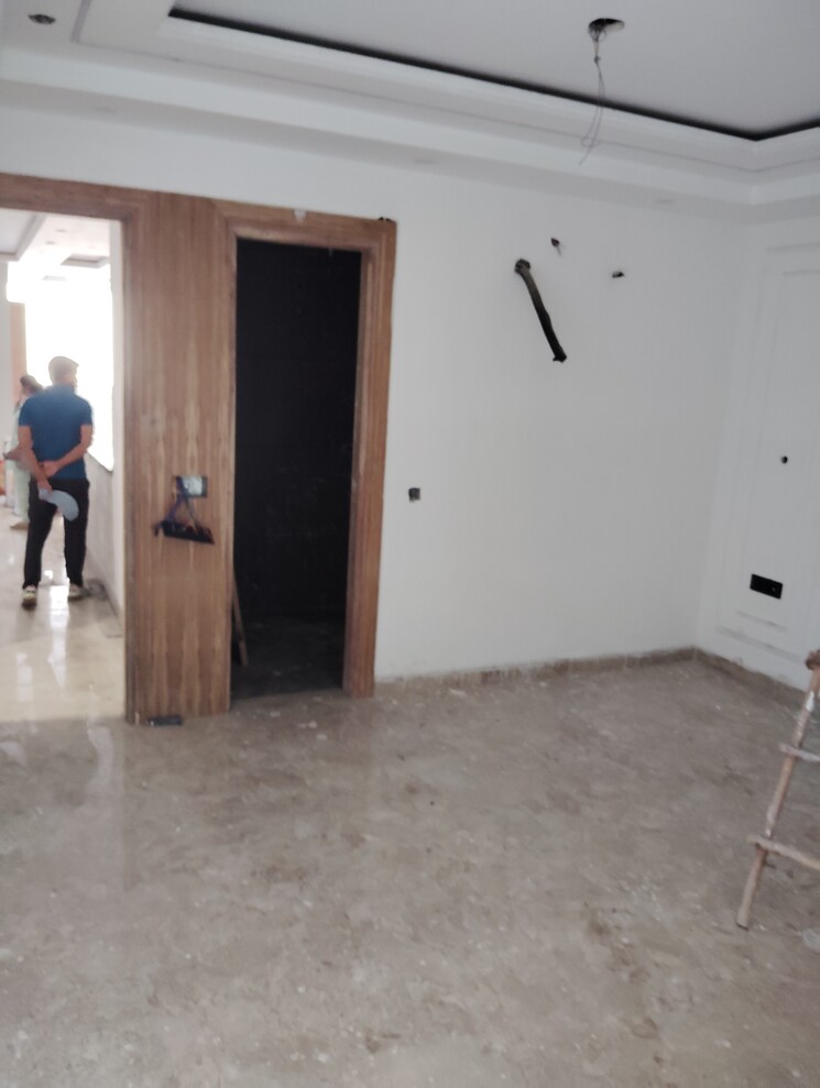 Room, sainik colony 3 Bedroom 2025 Sq.Ft. Builder Floor In Sainik Colony Faridabad 7373346