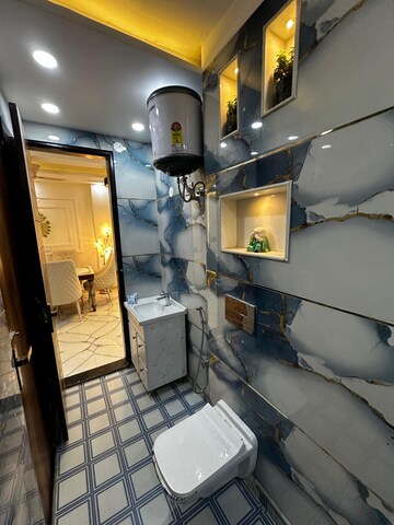 Attached Bathroom in 3 BHK Builder Floor at Sadh Nagar – for Sale