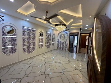 Building Lobby in 3 BHK Builder Floor at Sadh Nagar – for Sale