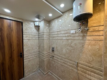 Furnished Amenities in 3 BHK Builder Floor at Sadh Nagar – for Sale