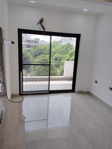 Room in 3 BHK Builder Floor at Sector 85 – for Sale