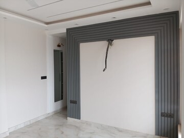 Room in 4 BHK Builder Floor at New Industrial Township – for Sale