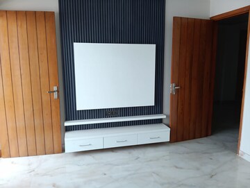 Room in 4 BHK Builder Floor at New Industrial Township – for Sale