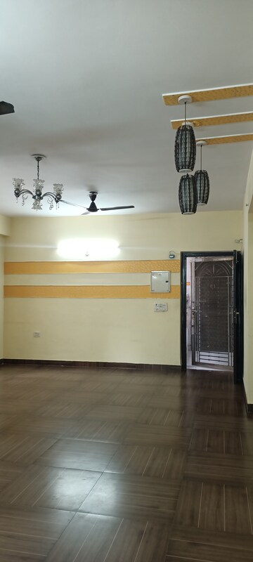 Bathroom in 2.5 BHK Apartment at Panchsheel Wellington, Sain Vihar – for Sale