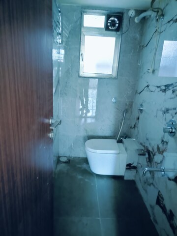 Bathroom in 4 BHK Apartment at Windsor Tower, Andheri West – for Sale