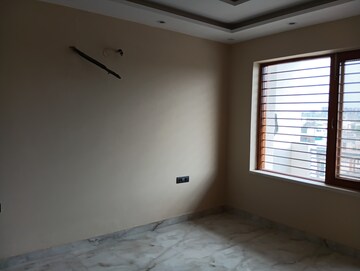 Room in 4 BHK Builder Floor at Sector 9 – for Sale