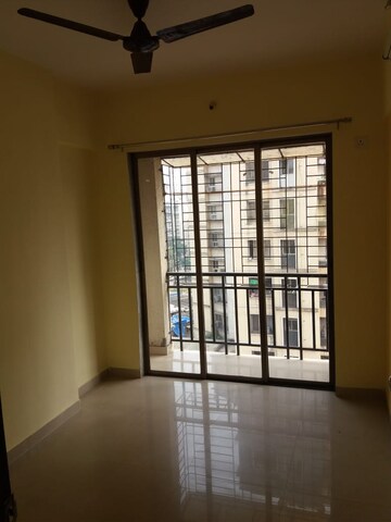 Room in 2 BHK Apartment at Horizon Height, Kasarvadavali – for Sale