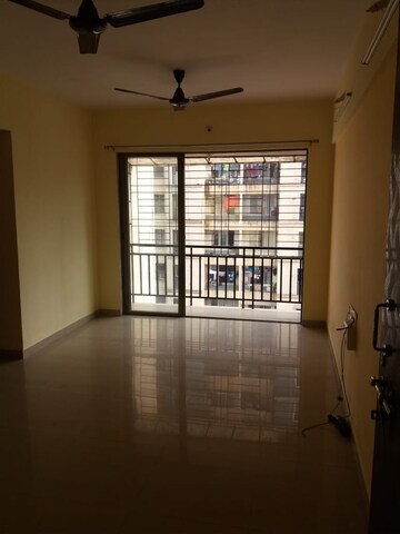 Room in 2 BHK Apartment at Horizon Height, Kasarvadavali – for Sale