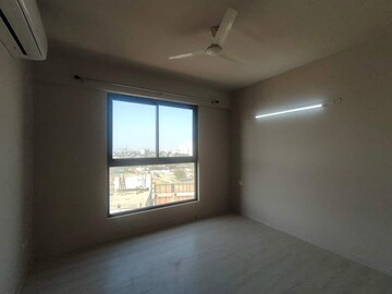 Room in 2 BHK Apartment at M3M Heights, Sector 65 – for Sale