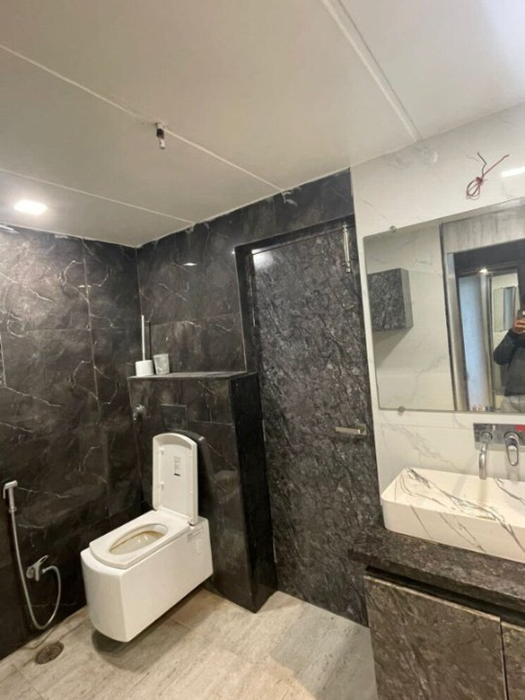 Bathroom, civil lines 3 Bedroom 1860 Sq.Ft. Apartment In Civil Lines Kanpur Nagar 7374613