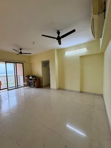 Room in 3 BHK Apartment at Lodha Splendora, Ghodbunder Road – for Sale