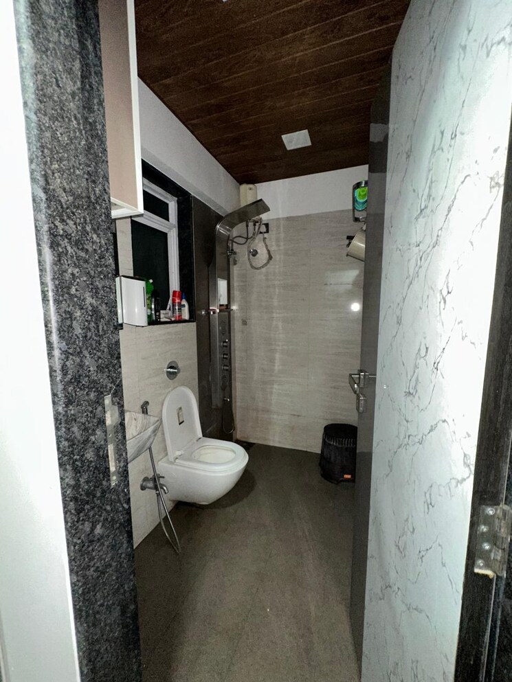 Bathroom, om-dronagiri-chs 3 Bedroom 1000 Sq.Ft. Apartment In Borivali East Mumbai 7374777