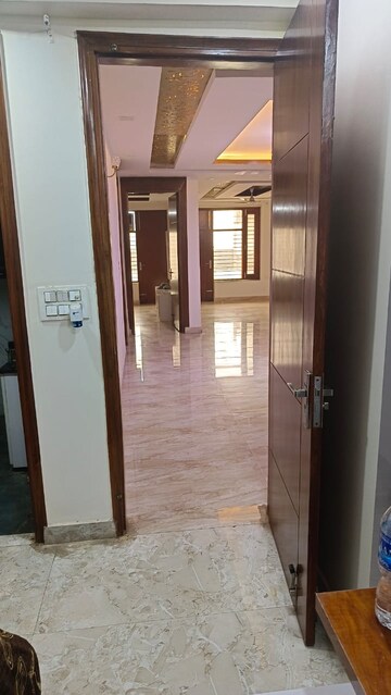 Building Lobby in 3 BHK Builder Floor at BP Homes, Sector 85 – for Sale